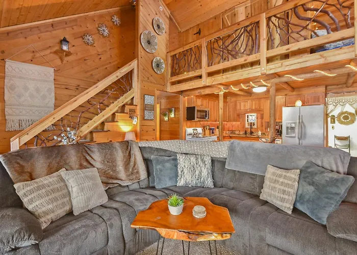 Enchanted Forest Super Cozy On 2 Acres Sledding Hills Tree Swing Pool Table Villa Mountainaire