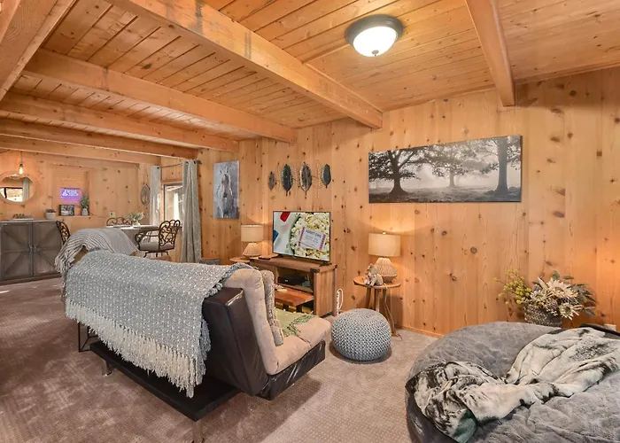 Enchanted Forest Super Cozy On 2 Acres Sledding Hills Tree Swing Pool Table Mountainaire