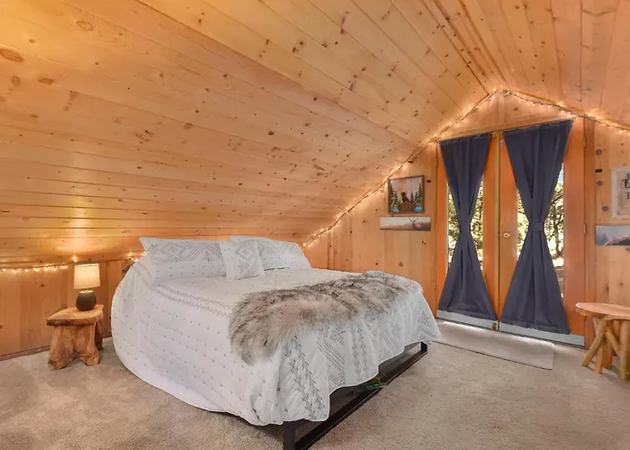 Enchanted Forest Super Cozy On 2 Acres Sledding Hills Tree Swing Pool Table